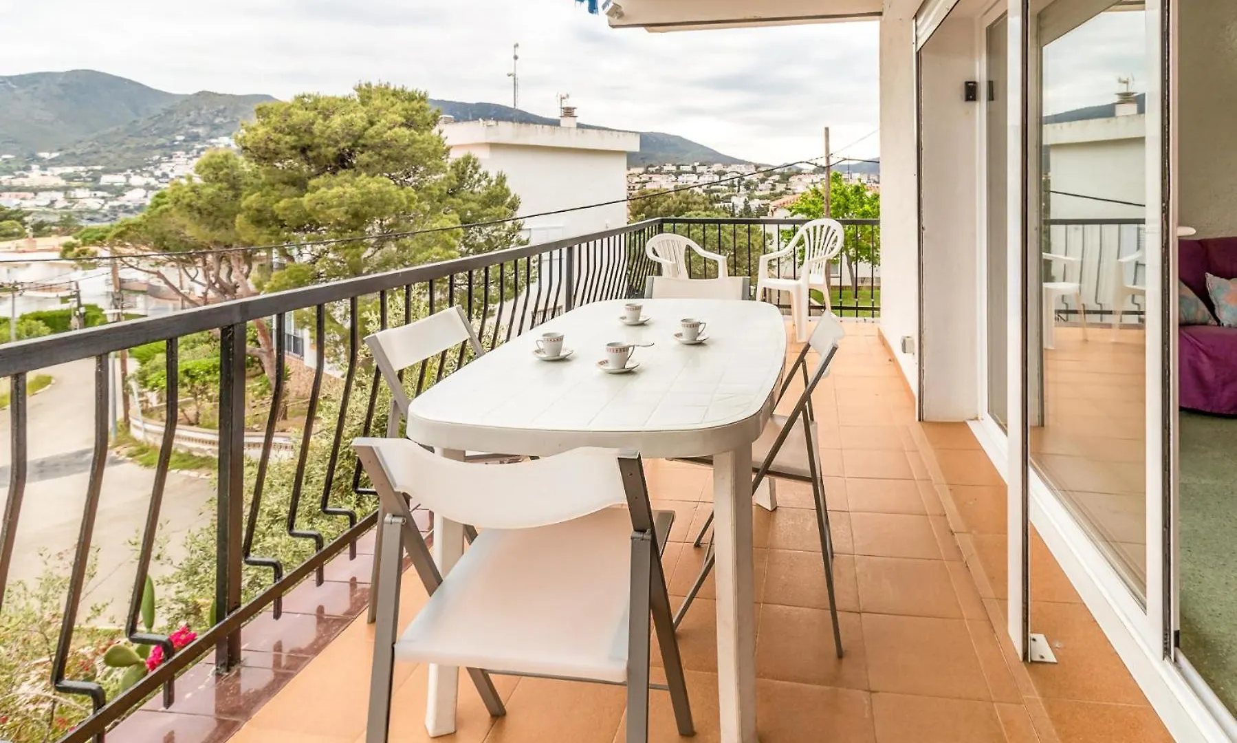 Carboneras 45 Apartamento Con Terraza Girona 0*,